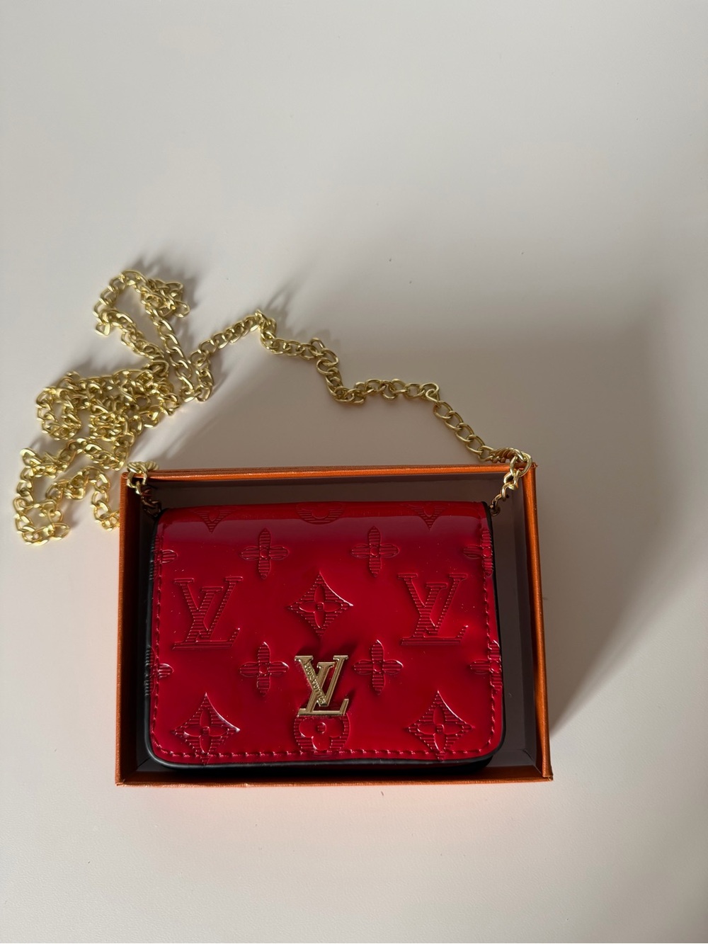 Red Vernis Twist Chain Wallet